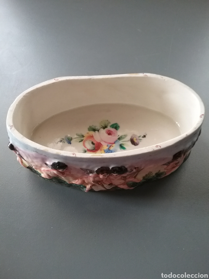 Antig&uuml;edades: Caja ovalada pintada a mano estilo Capodimonte. - Foto 2