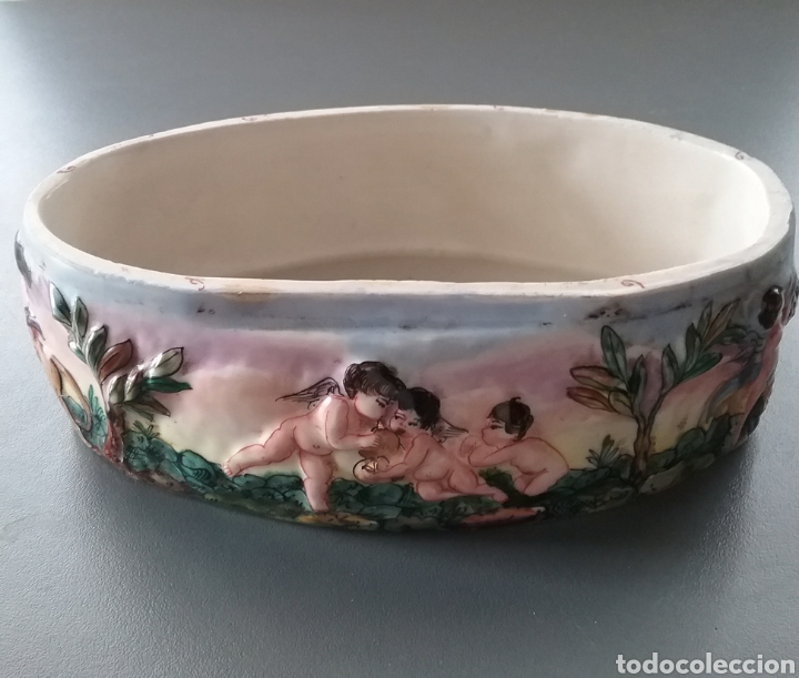 Antig&uuml;edades: Caja ovalada pintada a mano estilo Capodimonte. - Foto 5