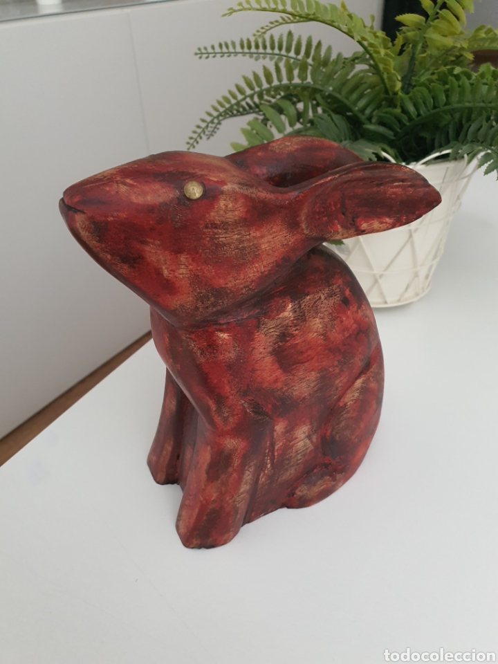 Antig&uuml;edades: figura de conejo tallado en madera - Foto 2