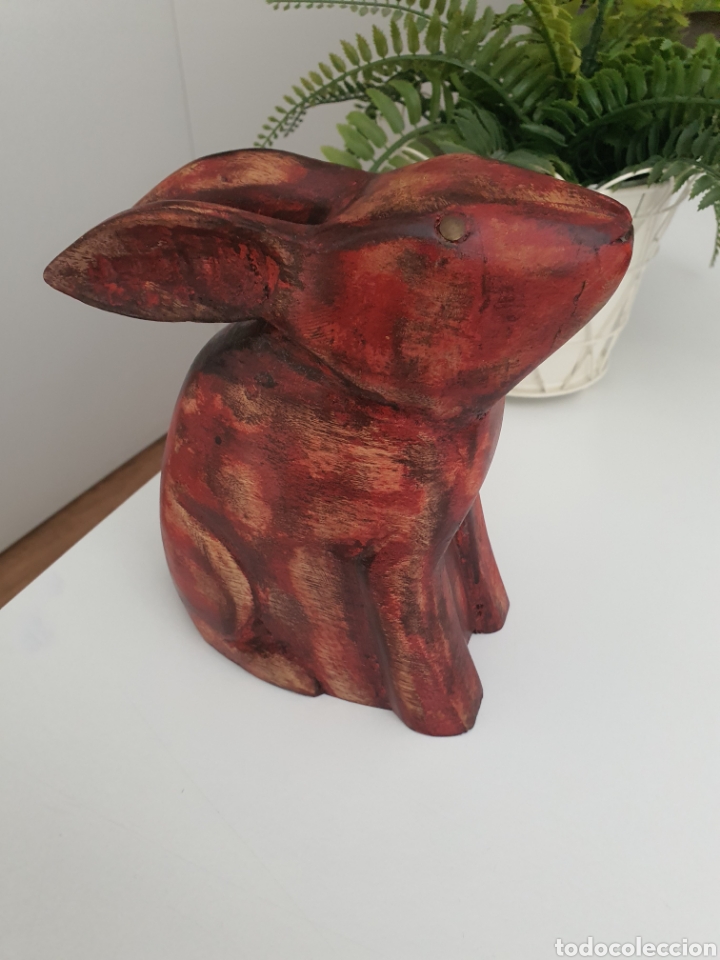 Antig&uuml;edades: figura de conejo tallado en madera - Foto 1