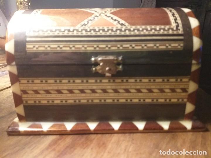 Antig&uuml;edades: Arca-joyero. Taracea de Granada - Foto 2