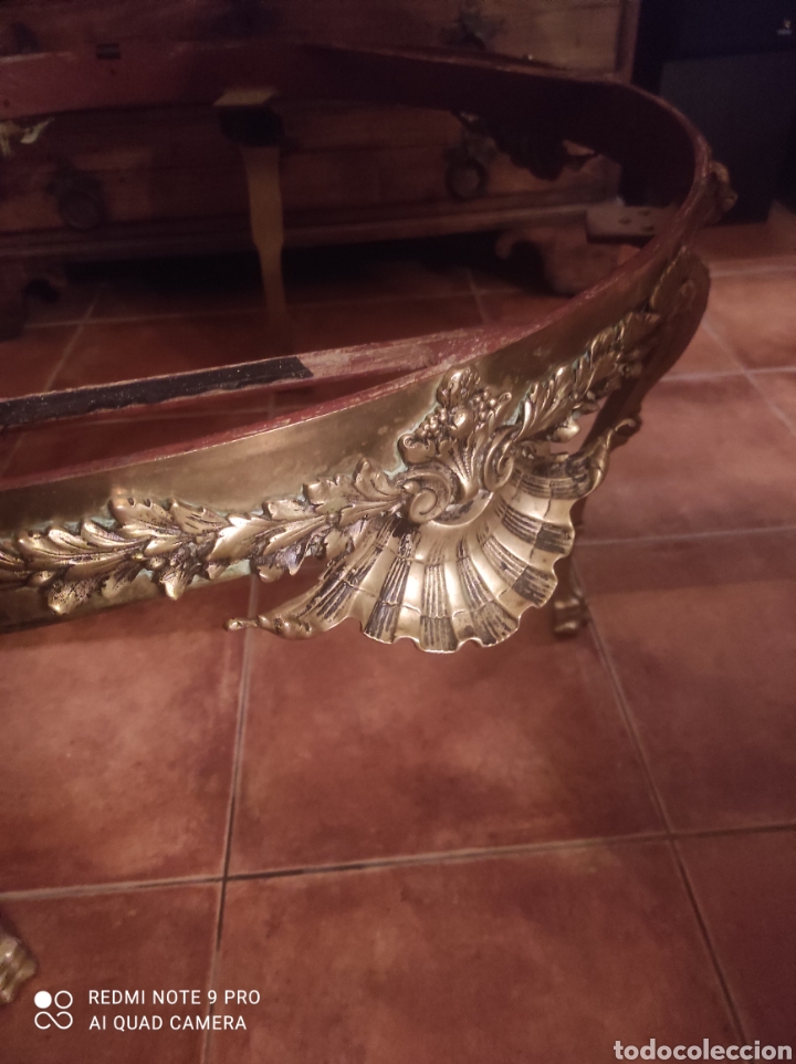 Antig&uuml;edades: Mesa de centro antigua de bronce y cristal - Foto 5