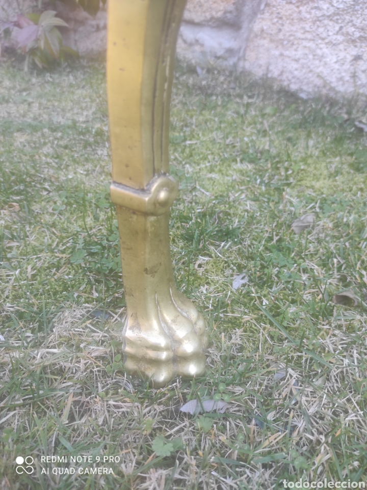 Antig&uuml;edades: Mesa de centro antigua de bronce y cristal - Foto 10