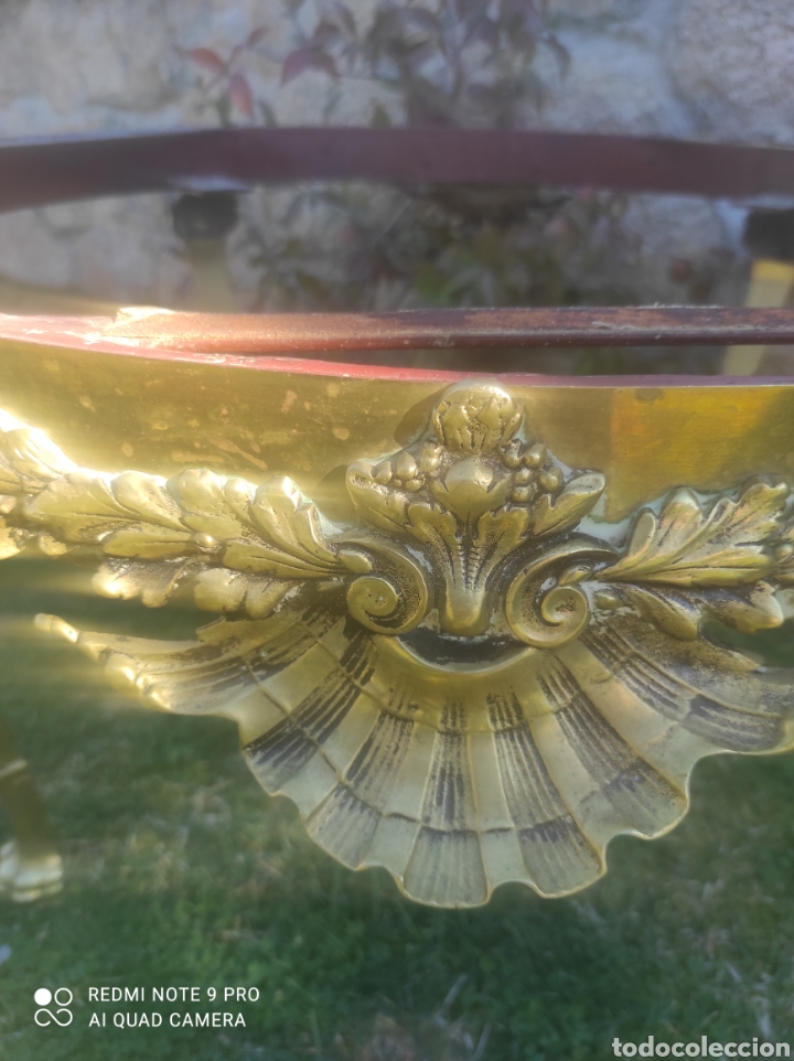 Antig&uuml;edades: Mesa de centro antigua de bronce y cristal - Foto 11
