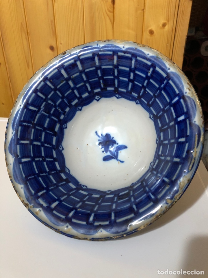 Antig&uuml;edades: Antiguo lebrillo de Manises. 29 cm de di&aacute;metro - Foto 2