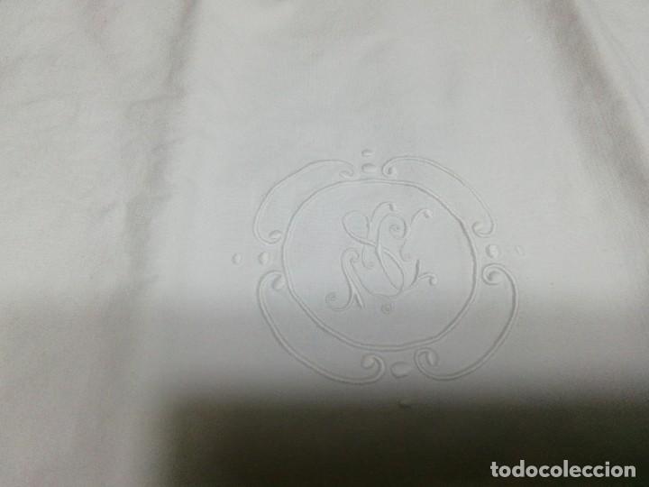Antig&uuml;edades: *FUNDA DE ALMOHADA.ENCAJE GANCHILLO.(Rf:156/a) - Foto 2