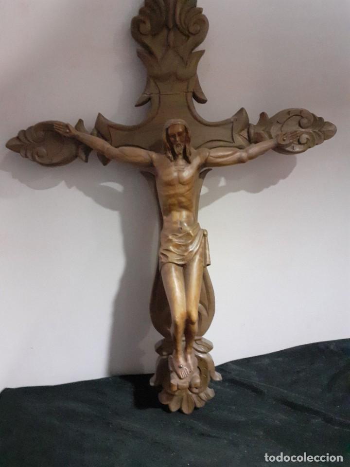 Antig&uuml;edades: Crucifijo de madera - Foto 1
