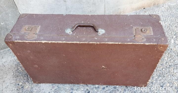 Antig&uuml;edades: ANTIGUA MALETA DE VIAJE DE CARTON