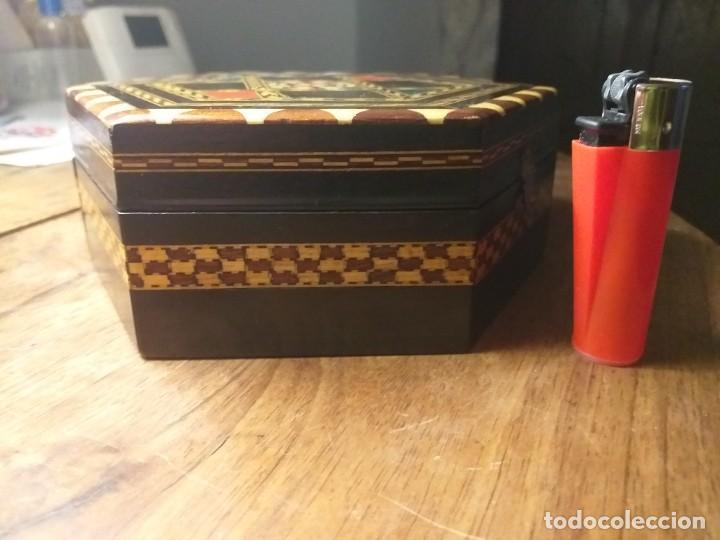 Antig&uuml;edades: Caja - joyero . Taracea de Granada. - Foto 3
