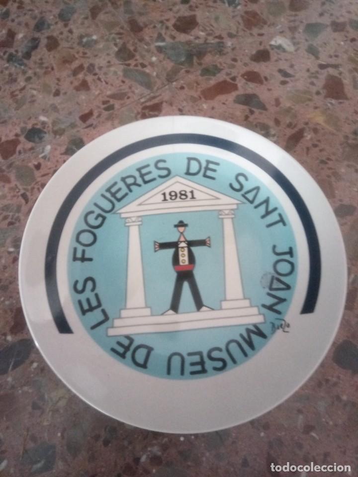 Antig&uuml;edades: Plato de las fallas firmado baeza - Foto 1