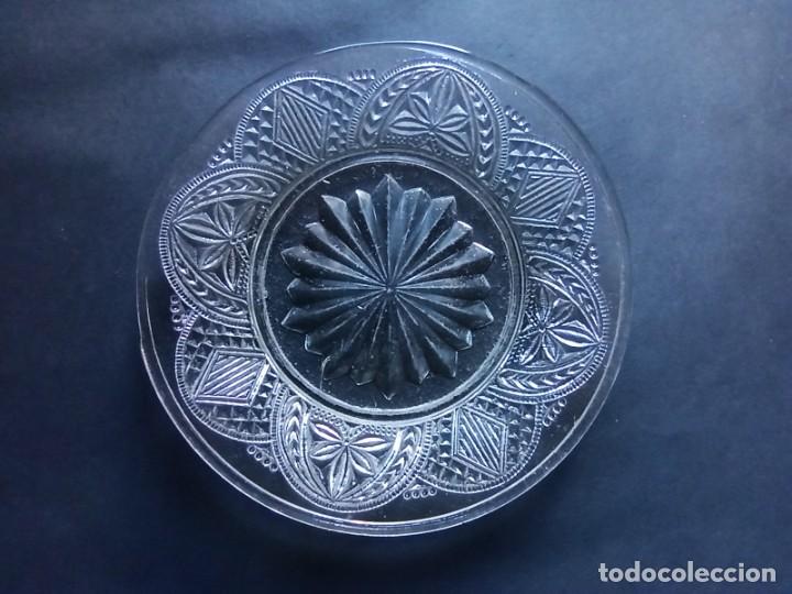 Antig&uuml;edades: Colecci&oacute;n de platitos de cristal tallado - Foto 2