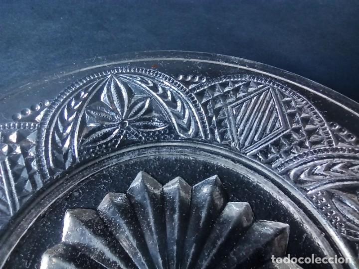Antig&uuml;edades: Colecci&oacute;n de platitos de cristal tallado - Foto 3
