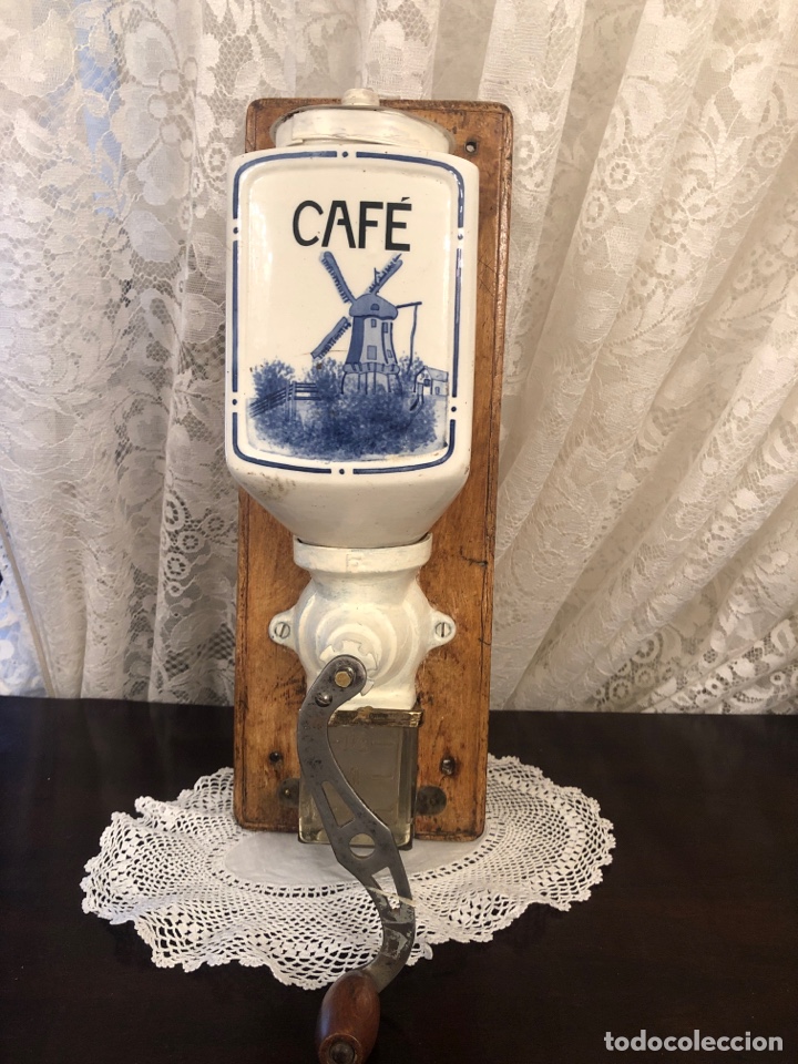 Antiguidades: Antiguo molinillo de cafe de pared