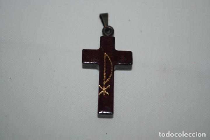 Antig&uuml;edades: CRUCIFIJO ARTESANAL DE MADERA . - Foto 1