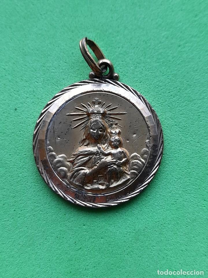 Antig&uuml;edades: Medalla de la Virgen con Ni&ntilde;o Jes&uacute;s - Foto 1