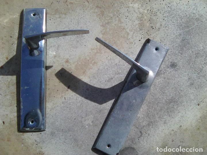 Antiquit&auml;ten: Juego de pestillos - manijas de puerta en lat&oacute;n plateado - vintage a&ntilde;os 50&acute;s