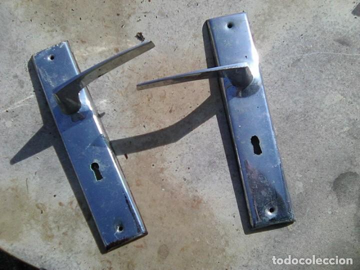 Antiquit&auml;ten: Juego de pestillos - manijas de puerta en lat&oacute;n plateado para cerradura - vintage a&ntilde;os 50&acute;s