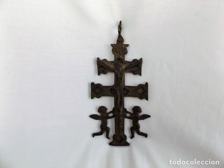 Antig&uuml;edades: cruz de Caravaca - Foto 1