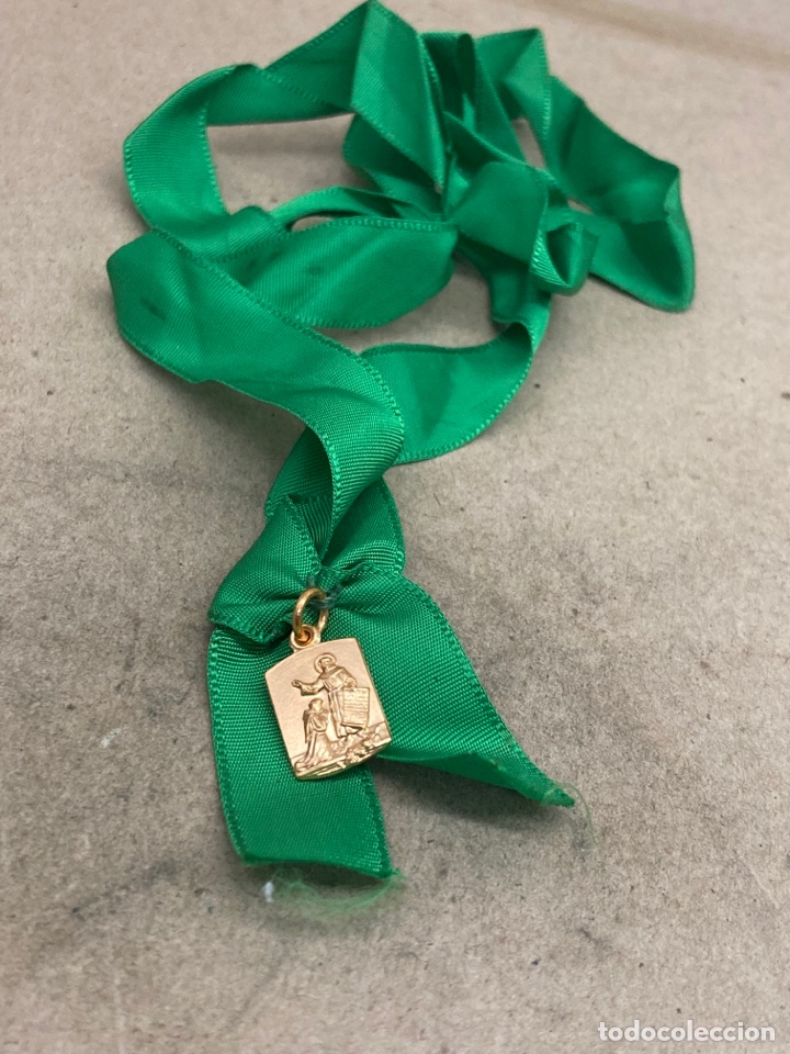 Antig&uuml;edades: Medalla de metal religioso - Foto 1