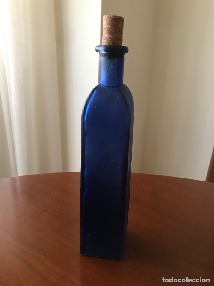 Antig&uuml;edades: Botella vidrio azul!! - Foto 1