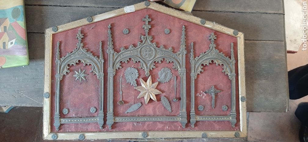 Antig&uuml;edades: Cuadro con piezas relogiosas.XIX - Foto 1