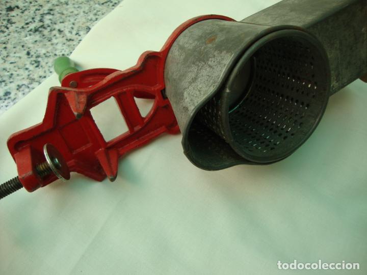 Antig&uuml;edades: maquinas para picar y moler - Foto 2