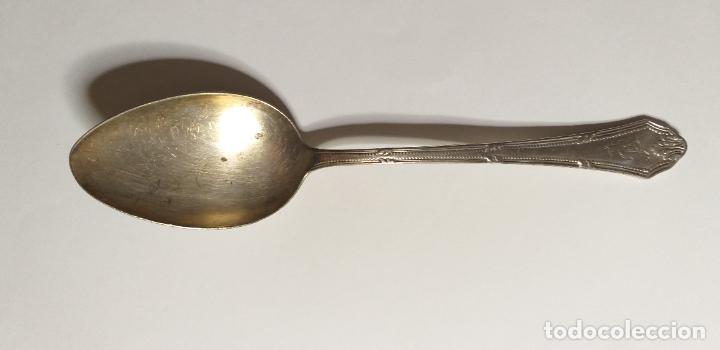 Antiquit&eacute;s: ANTIGUA CUCHARA DE MENESES GRABADA EN LA PARTE POSTERIOR