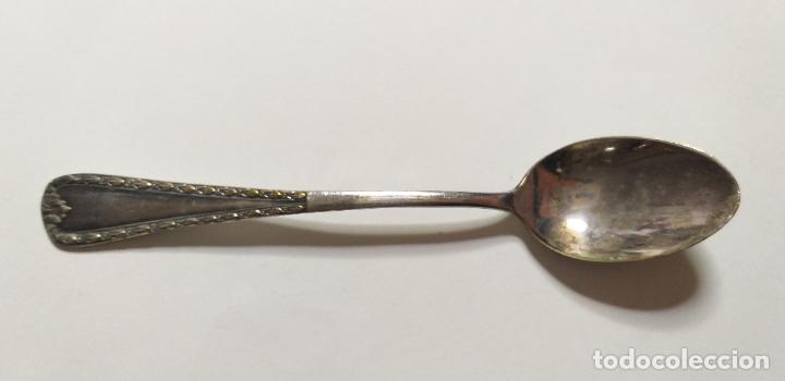 Antiquit&eacute;s: Cuchara antigua peque&ntilde;a. Para postre. Metal labrado