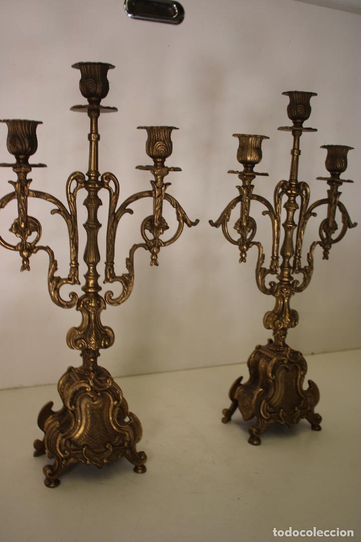 Antig&uuml;edades: pareja candelabros de bronce - Foto 2