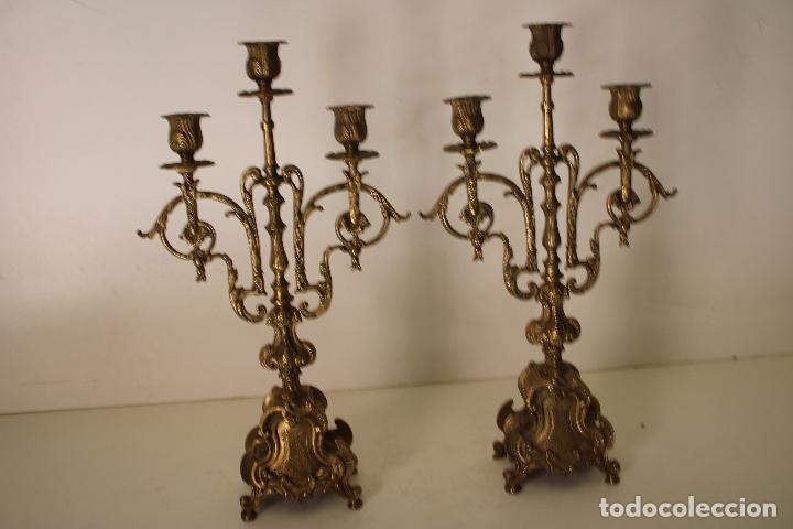 Antig&uuml;edades: pareja candelabros de bronce - Foto 4