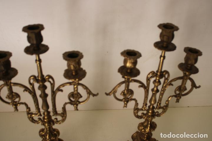 Antig&uuml;edades: pareja candelabros de bronce - Foto 7