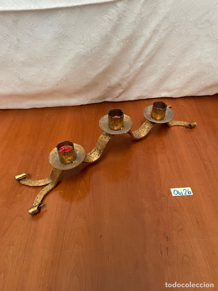 Antig&uuml;edades: Candelabro de metal antiguo - Foto 1