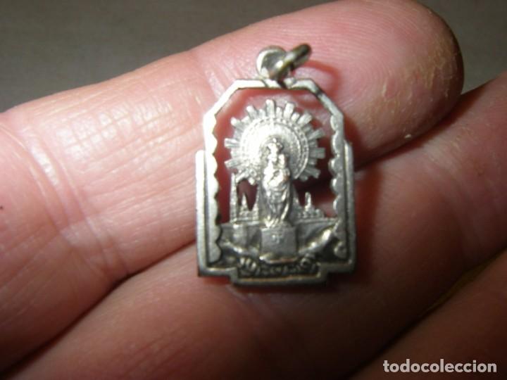 Antig&uuml;edades: 4 medallas de la virgen del Pilar. - Foto 3