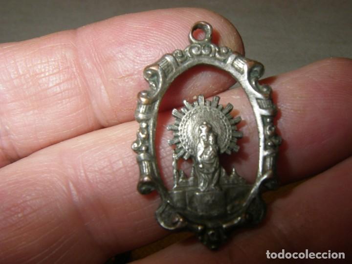 Antig&uuml;edades: 4 medallas de la virgen del Pilar. - Foto 4