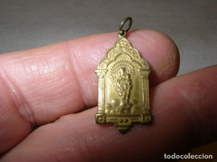 Antig&uuml;edades: 4 medallas de la virgen del Pilar. - Foto 5