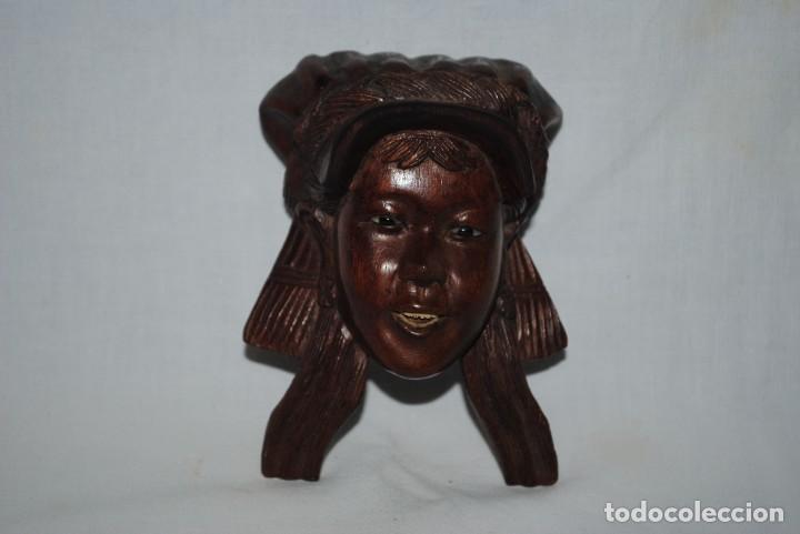 Antig&uuml;edades: TALLA EN MADERA DE LA CARA DE UNA NI&Ntilde;A .