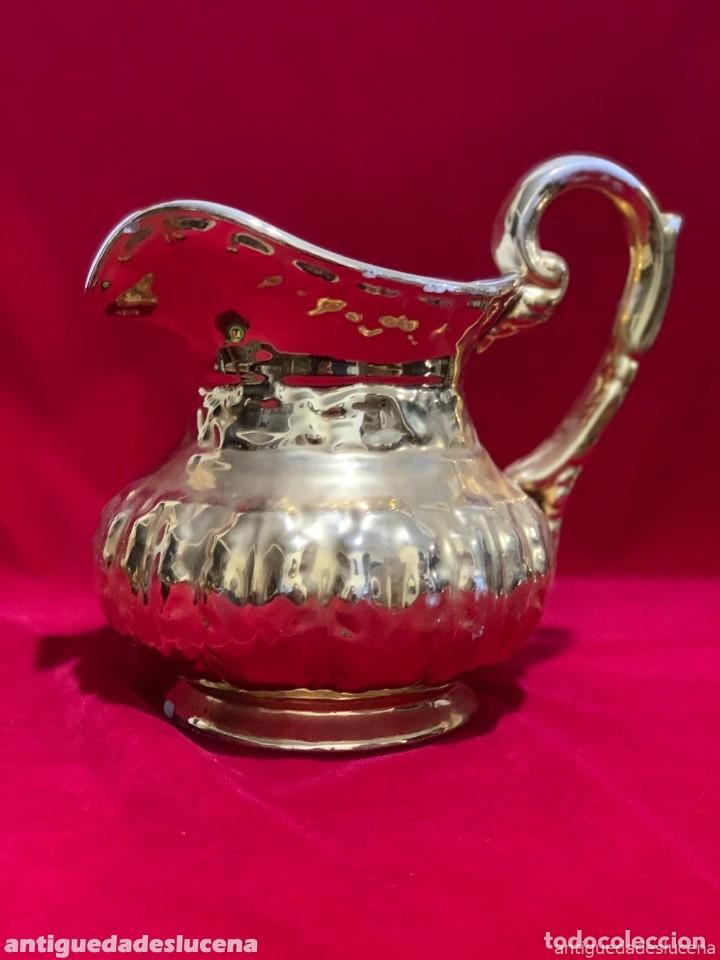 Antig&uuml;edades: Jarra de porcelana dorada - Foto 1
