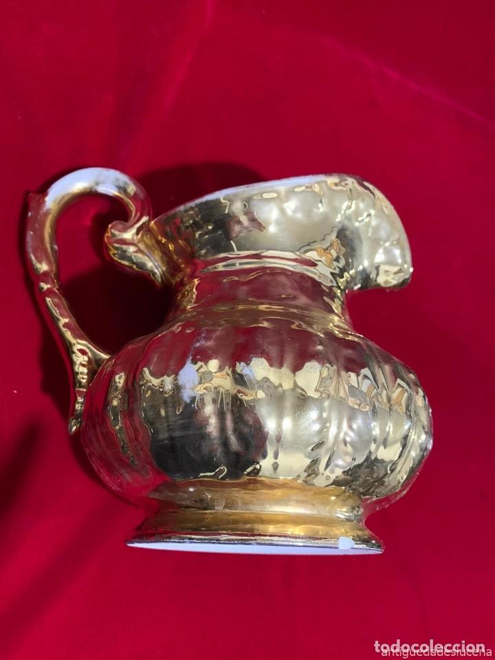Antig&uuml;edades: Jarra de porcelana dorada - Foto 2