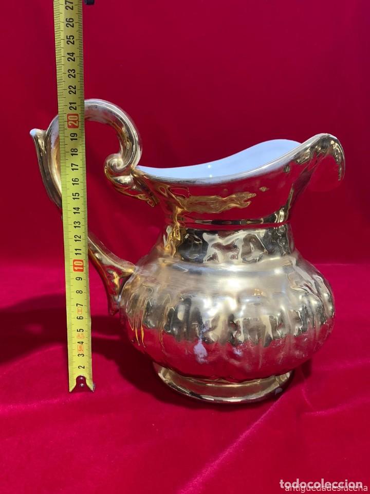 Antig&uuml;edades: Jarra de porcelana dorada - Foto 3