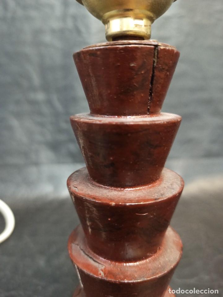 Antig&uuml;edades: Pie de l&aacute;mpara de madera torneada. C17 - Foto 6