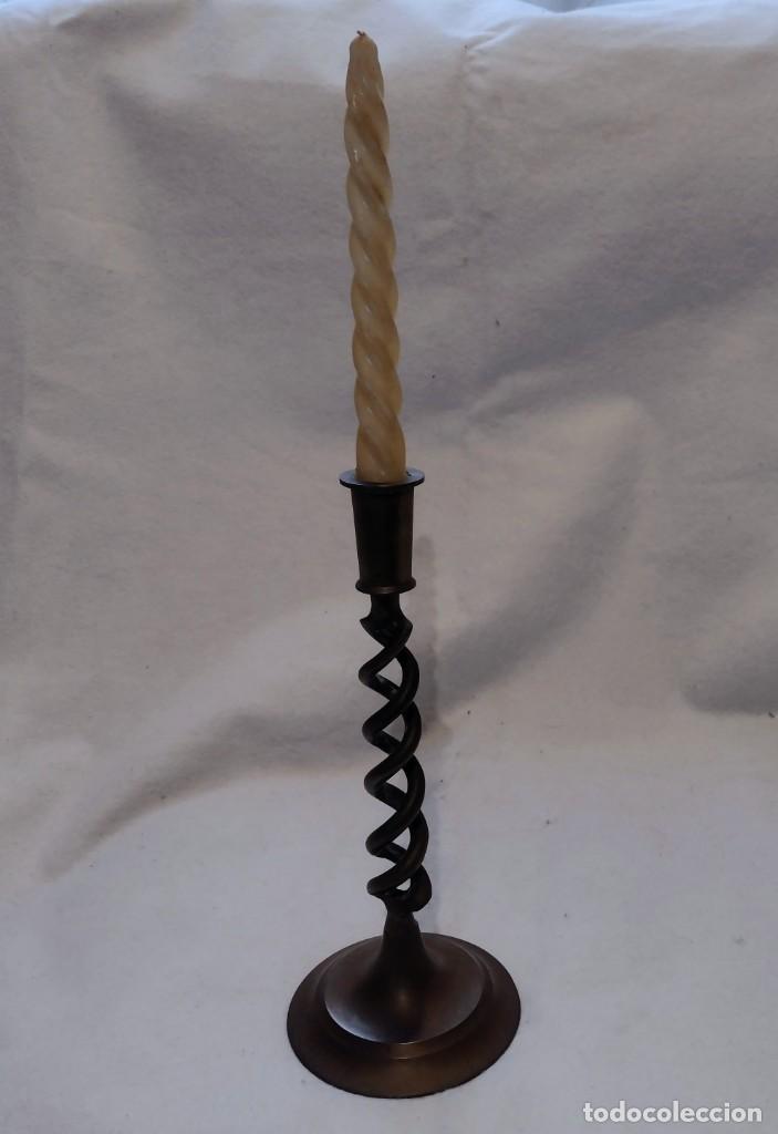 Antig&uuml;edades: Candelabro Ingl&eacute;s lat&oacute;n - Foto 1