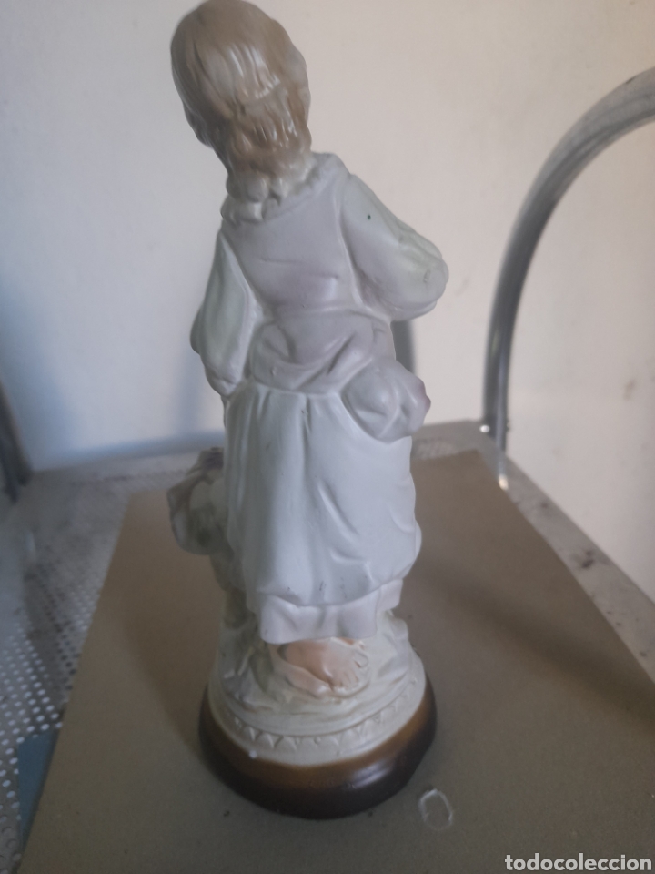 Antig&uuml;edades: Figura de porcelana biscuit - Foto 4