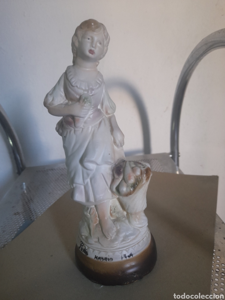 Antig&uuml;edades: Figura de porcelana biscuit - Foto 1