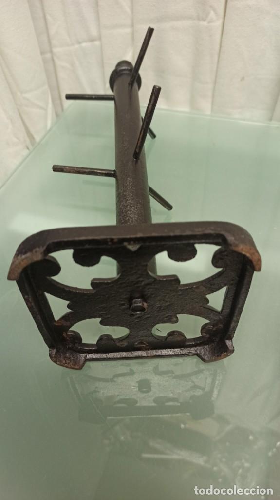 Antig&uuml;edades: SOPORTE HIERRO PARA TAZAS - Foto 4