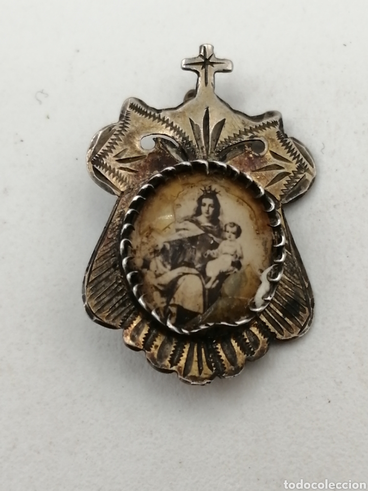 Antig&uuml;edades: Antiguo broche religioso. Plata de ley - Foto 1