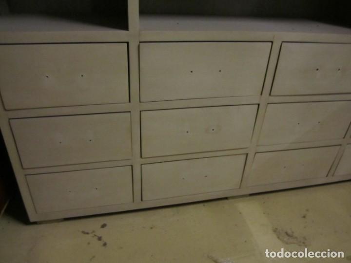 Antig&uuml;edades: Librero blanco con 12 cajones SXX - Foto 7