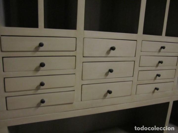 Antig&uuml;edades: Librero blanco con 12 cajones SXX - Foto 9