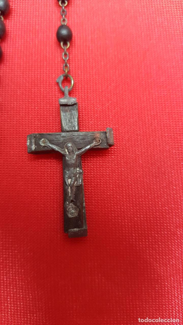 Antig&uuml;edades: ANTIGUO ROSARIO DE MADERA CON FUNDA - Foto 3