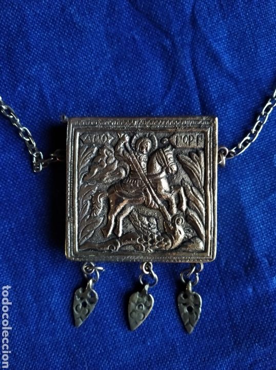 Antig&uuml;edades: Colgante religioso plateado - Foto 2