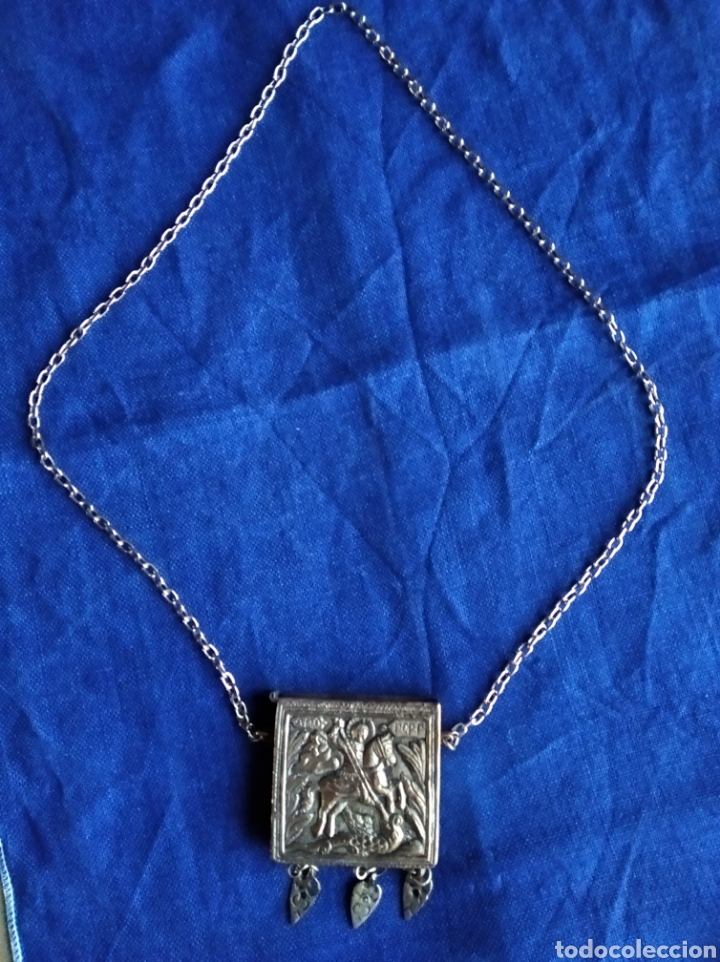 Antig&uuml;edades: Colgante religioso plateado - Foto 1